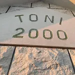 Toni 2000 Apartment