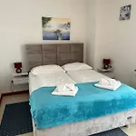 Toni 2000 Apartment *