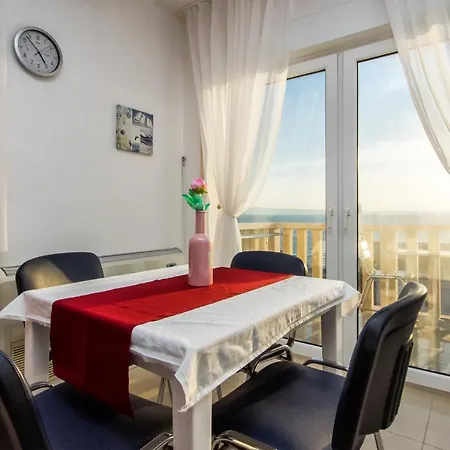 Toni 2000 Apartment