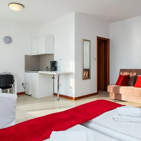 Apartment Toni 2000 *