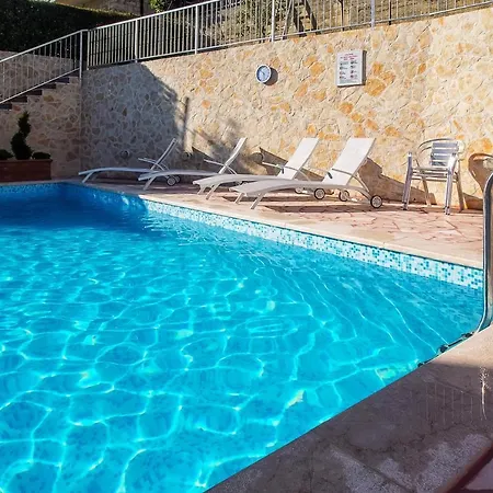 Toni 2000 Apartment Podstrana