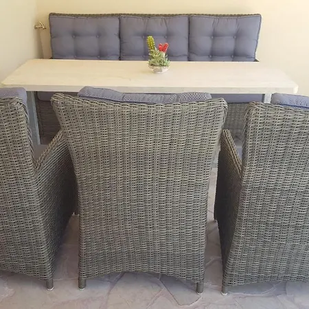 Toni 2000 Apartment Podstrana