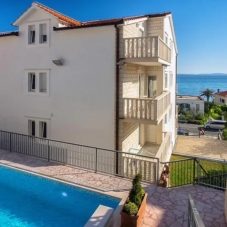 Apartment Toni 2000 Podstrana