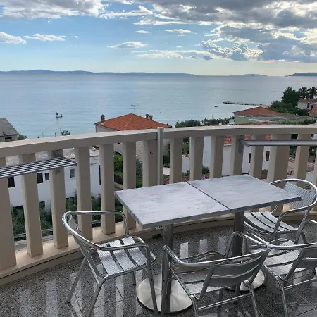 Apartament Toni 2000 *