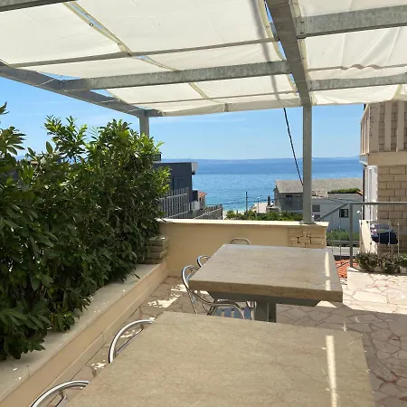 Toni 2000 Apartment Podstrana
