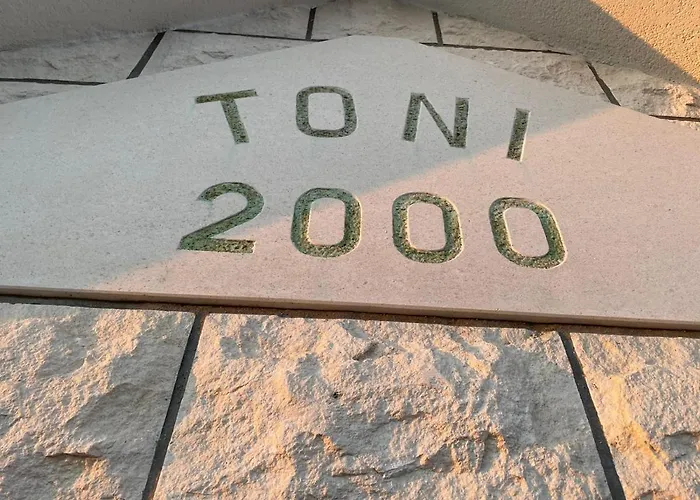 Toni 2000 아파트